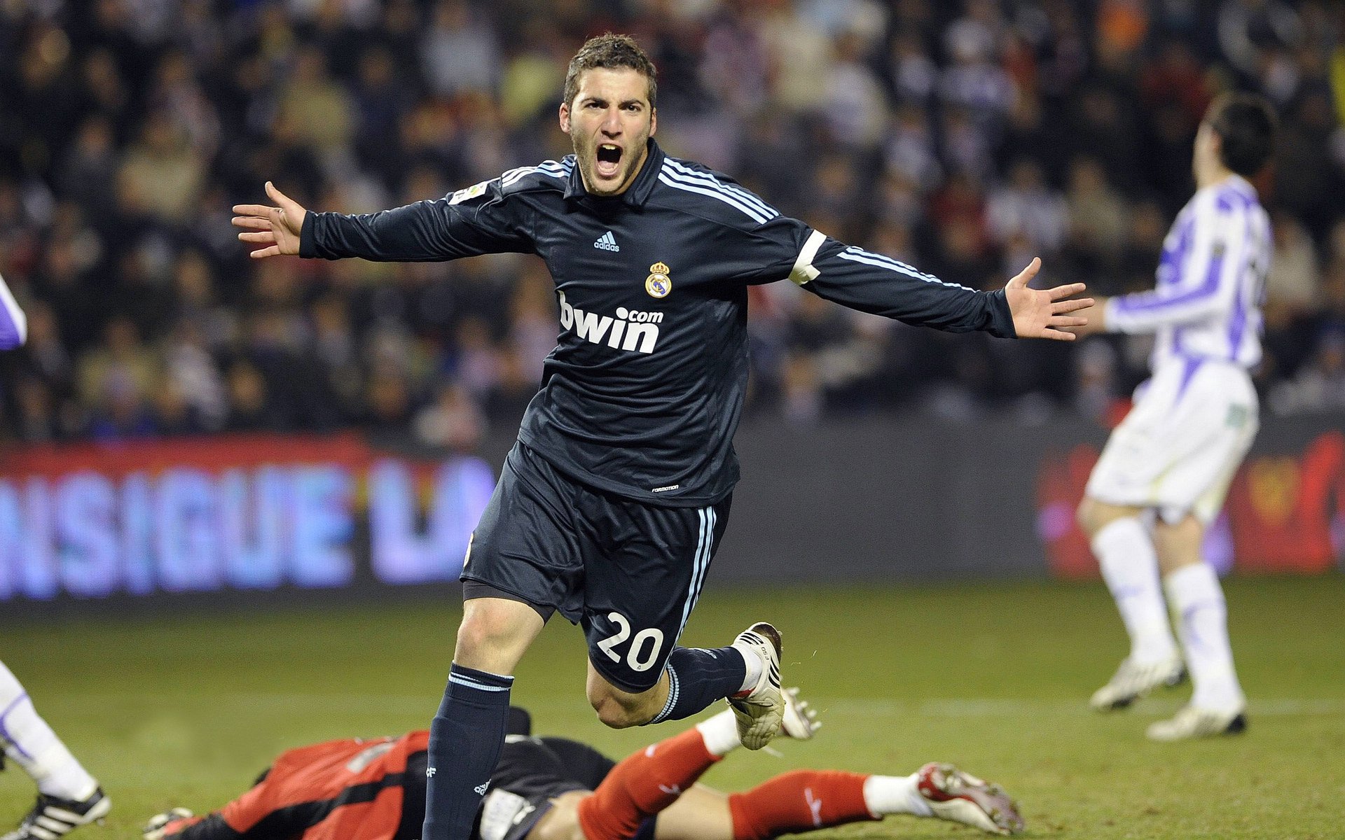 _马刺队坚持磨合，战斗精神令人敬佩_，马刺团队配合集锦